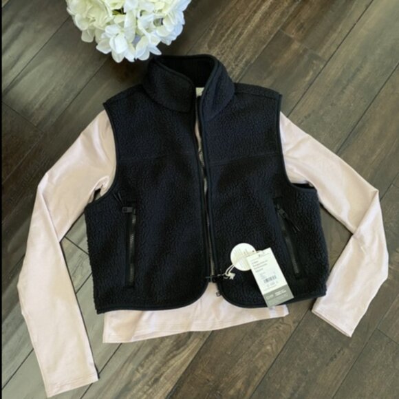 BNWT Alpine Vest - Picture 1 of 1